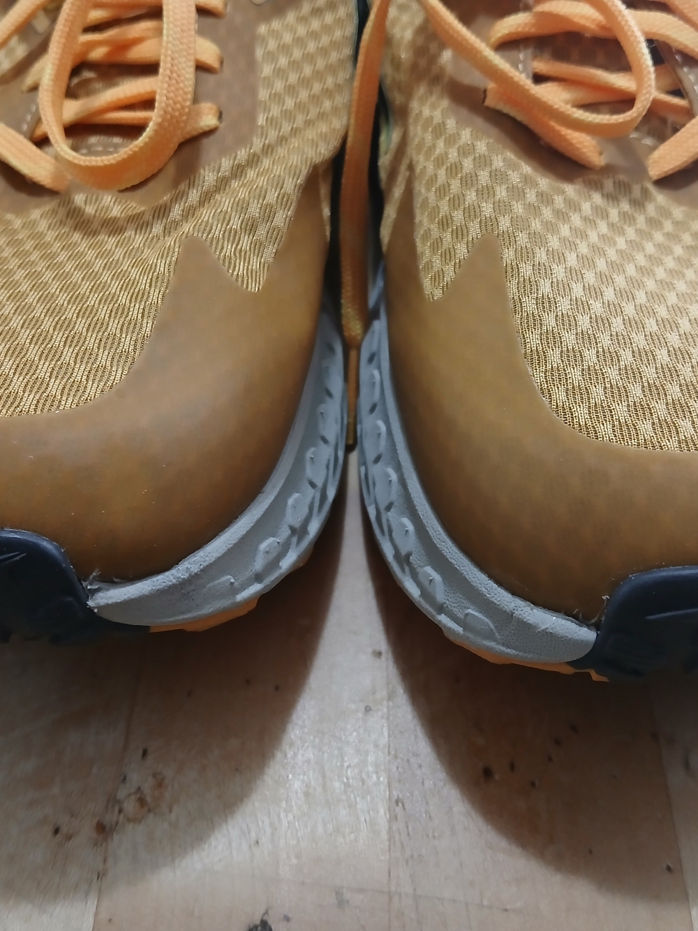 Altra Trail Running Shoes Sneakers Yellow Womens Size 9 - Picture 5 of 7